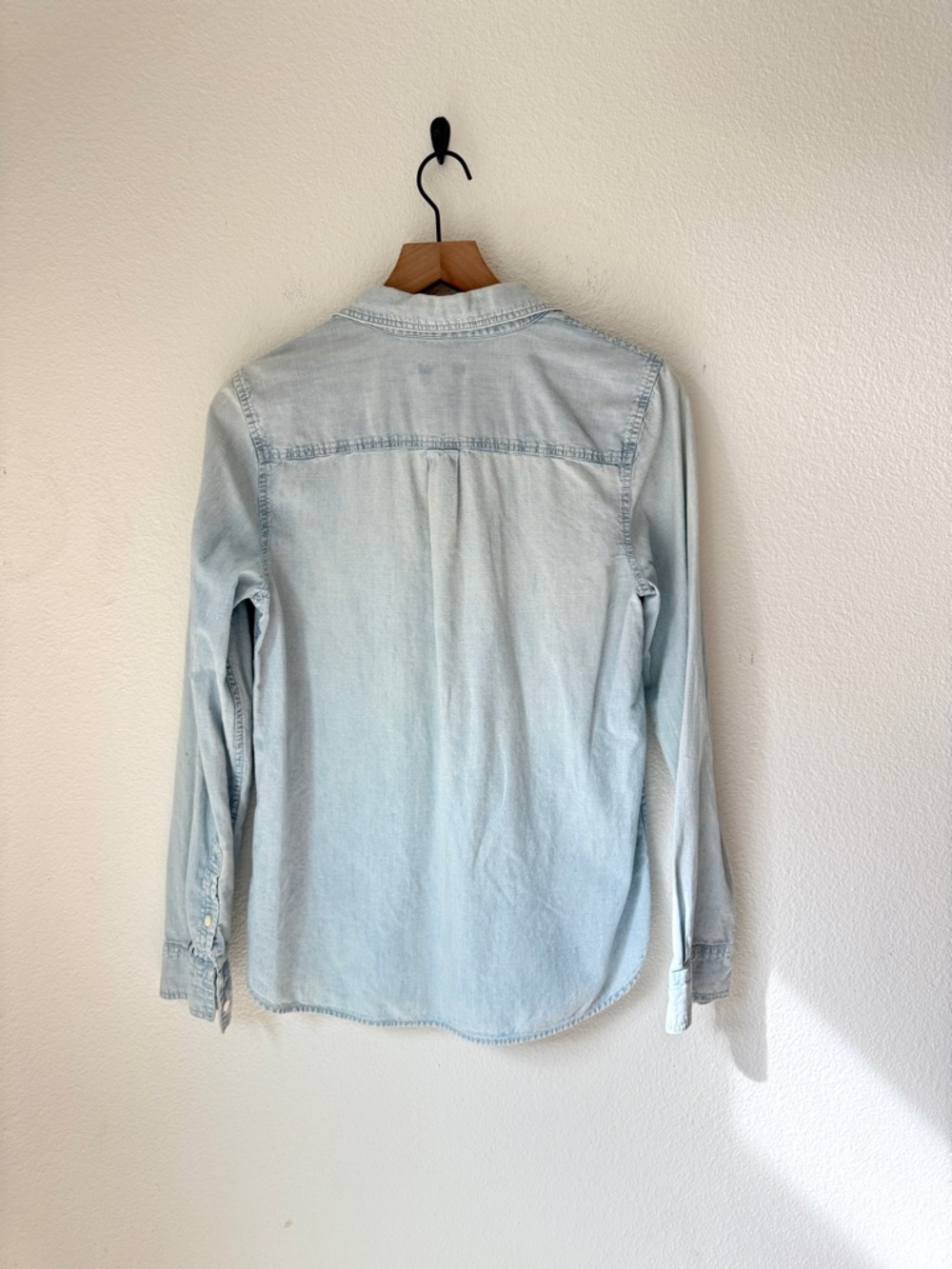 J. Crew Chambray Denim Button-Up Popover Shirt - small -GUC - Picture 2 of 7